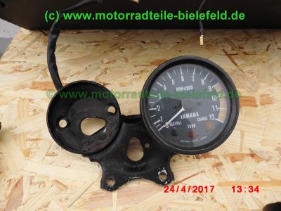 Yamaha_RD200MX_1E8_Teile_Ersatzteile_spare-parts_repuestos_ricambi_-_wie_CS_RX_DT_RD_RS_50_80_100_125_200_M_MX_2R6_1E7_2R7_5G1_12N_1Y8_CS3_CS5-116.jpg