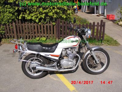Suzuki_GR650_Twin_GP51A_Speichenrader_–_wie_GR650D_Tempter_-38.jpg