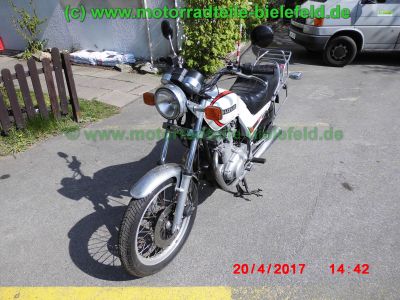 Suzuki_GR650_Twin_GP51A_Speichenrader_–_wie_GR650D_Tempter_-4.jpg