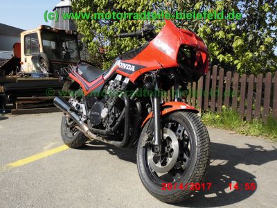 Honda_CBX750F_RC17_rot-schwarz_Sturz_-_original_Auspuff_HMMJOE_Motor_Vergaser_Anlasser-29.jpg