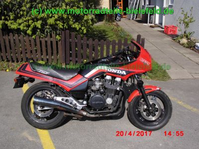 Honda_CBX750F_RC17_rot-schwarz_Sturz_-_original_Auspuff_HMMJOE_Motor_Vergaser_Anlasser-32.jpg