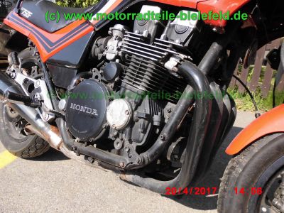 Honda_CBX750F_RC17_rot-schwarz_Sturz_-_original_Auspuff_HMMJOE_Motor_Vergaser_Anlasser-39.jpg