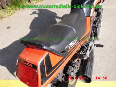 Honda_CBX750F_RC17_rot-schwarz_Sturz_-_original_Auspuff_HMMJOE_Motor_Vergaser_Anlasser-43.jpg