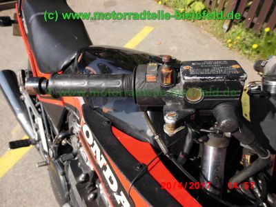 Honda_CBX750F_RC17_rot-schwarz_Sturz_-_original_Auspuff_HMMJOE_Motor_Vergaser_Anlasser-47.jpg