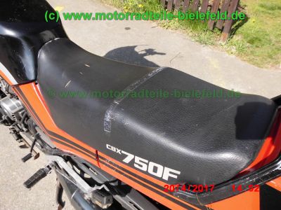Honda_CBX750F_RC17_rot-schwarz_Sturz_-_original_Auspuff_HMMJOE_Motor_Vergaser_Anlasser-8.jpg