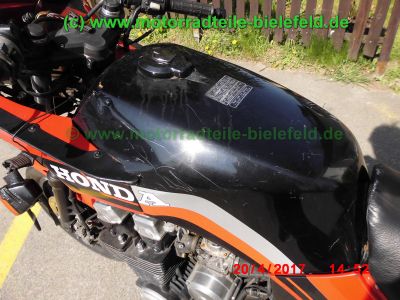Honda_CBX750F_RC17_rot-schwarz_Sturz_-_original_Auspuff_HMMJOE_Motor_Vergaser_Anlasser-9.jpg