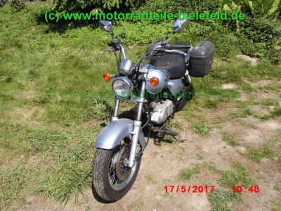Suzuki_GZ125_Marauder_Chopper_silber-grau_Koffer-System_GIVI_Custom_Collection_-_Teile_Ersatzteile_parts_spares_spare-parts_ricambi_repuestos_wie_GN125_GZ250-5.jpg