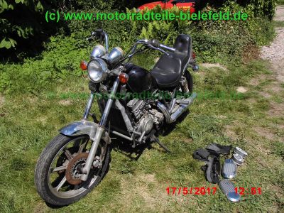 Kawasaki_VN750_Vulcan_V2-Chopper_erst_25tkm_65PS_vorverlegte_Fussrastenanlage_B1-210_Sissy-Bar_-4.jpg