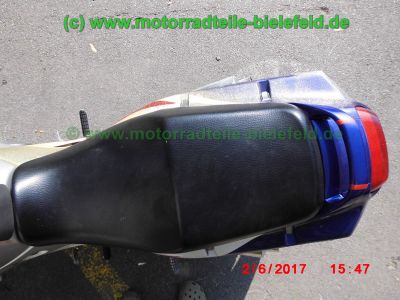Kawasaki_ZZR600E_silber-blau_Glitter_Typ_ZX600E_–_Technik_wie_ZZ-R_600_D_E_ZX600D-107.jpg