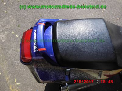 Kawasaki_ZZR600E_silber-blau_Glitter_Typ_ZX600E_–_Technik_wie_ZZ-R_600_D_E_ZX600D-76.jpg