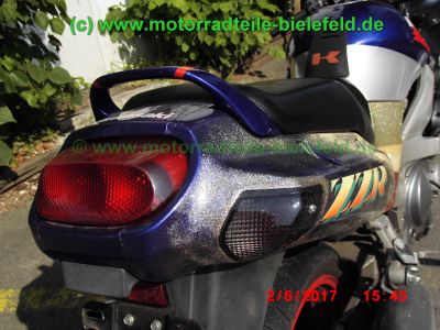 Kawasaki_ZZR600E_silber-blau_Glitter_Typ_ZX600E_–_Technik_wie_ZZ-R_600_D_E_ZX600D-87.jpg