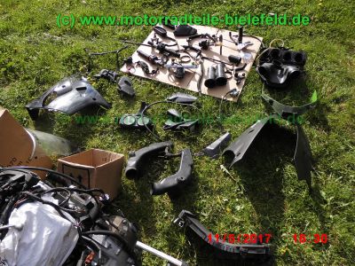 Kawasaki_ZX-9R_Ninja_ZX900E_schwarz_zerlegt_Restteile_Motor_engine_-_Teile_Ersatzteile_parts_spares_spare-parts_ricambi_wie_ZX9R_ZX900_C_D_F-43.jpg