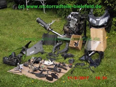 Kawasaki_ZX-9R_Ninja_ZX900E_schwarz_zerlegt_Restteile_Motor_engine_-_Teile_Ersatzteile_parts_spares_spare-parts_ricambi_wie_ZX9R_ZX900_C_D_F-47.jpg