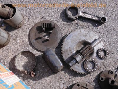 Oldtimer_Veteranen_Motor-Teile_engine_spares_spare-parts_93_.jpg