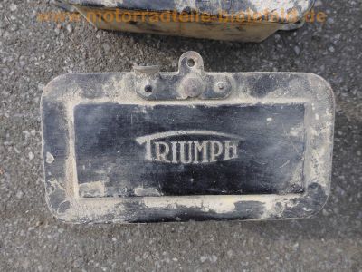 Triumph_Noris_200_K6_K7_K8_K9_und_STM_500_T_500_T3_T4_Werkzeug-Boxen_mit_Typen-Schild_tool-box_2_.jpg