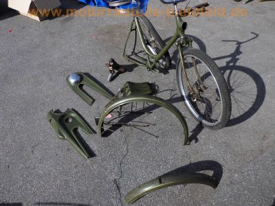 Triumph_Knirps_Fahrrad_mit_fehlendem_Hilfsmotor_Originallack_7_.jpg