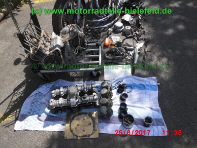 Honda_CB750KZ_RC01_EZ79_blau_teilzerlegt_original_4-4_Auspuff_Sankei_2043_-_Teile_Ersatzteile_parts_spares_spare-parts_ricambi_repuestos_wie_CB_750_900_KZ_F_F2_Boldor_RC04_SC01_SC09-2.jpg