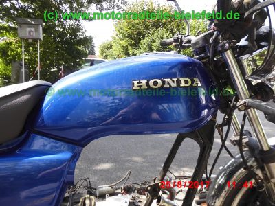 Honda_CB750KZ_RC01_EZ79_blau_teilzerlegt_original_4-4_Auspuff_Sankei_2043_-_Teile_Ersatzteile_parts_spares_spare-parts_ricambi_repuestos_wie_CB_750_900_KZ_F_F2_Boldor_RC04_SC01_SC09-25.jpg