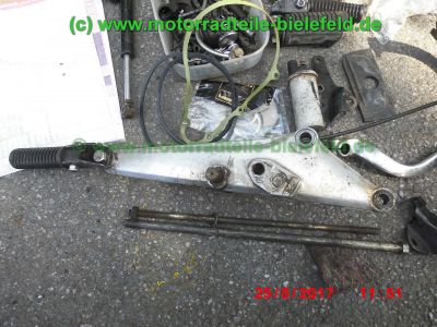Honda_CB750KZ_RC01_EZ79_blau_teilzerlegt_original_4-4_Auspuff_Sankei_2043_-_Teile_Ersatzteile_parts_spares_spare-parts_ricambi_repuestos_wie_CB_750_900_KZ_F_F2_Boldor_RC04_SC01_SC09-56.jpg