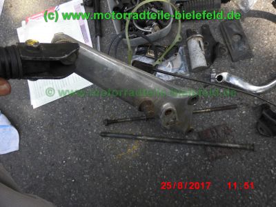 Honda_CB750KZ_RC01_EZ79_blau_teilzerlegt_original_4-4_Auspuff_Sankei_2043_-_Teile_Ersatzteile_parts_spares_spare-parts_ricambi_repuestos_wie_CB_750_900_KZ_F_F2_Boldor_RC04_SC01_SC09-57.jpg