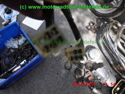 Honda_CB750KZ_RC01_EZ79_blau_teilzerlegt_original_4-4_Auspuff_Sankei_2043_-_Teile_Ersatzteile_parts_spares_spare-parts_ricambi_repuestos_wie_CB_750_900_KZ_F_F2_Boldor_RC04_SC01_SC09-73.jpg