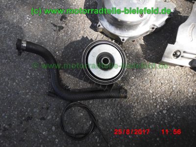 Honda_CB750KZ_RC01_EZ79_blau_teilzerlegt_original_4-4_Auspuff_Sankei_2043_-_Teile_Ersatzteile_parts_spares_spare-parts_ricambi_repuestos_wie_CB_750_900_KZ_F_F2_Boldor_RC04_SC01_SC09-85.jpg