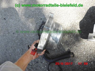 Honda_CB750KZ_RC01_EZ79_blau_teilzerlegt_original_4-4_Auspuff_Sankei_2043_-_Teile_Ersatzteile_parts_spares_spare-parts_ricambi_repuestos_wie_CB_750_900_KZ_F_F2_Boldor_RC04_SC01_SC09-88.jpg