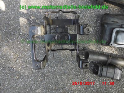 Honda_CB750KZ_RC01_EZ79_blau_teilzerlegt_original_4-4_Auspuff_Sankei_2043_-_Teile_Ersatzteile_parts_spares_spare-parts_ricambi_repuestos_wie_CB_750_900_KZ_F_F2_Boldor_RC04_SC01_SC09-97.jpg