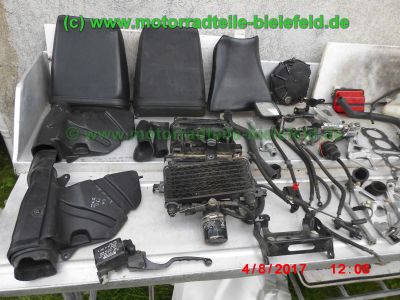 Kawasaki_ZXR_750_H_J_L_Ersatzteile-Mix_Verkleidungen_-_Teile_parts_spares_spare-parts_ricambi_repuestos_ZX750_H_J_K_L_M-13.jpg