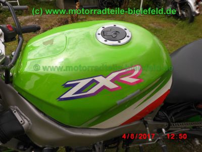 Kawasaki_ZXR_750_L_ZX750L_gruen_nackt_Regenreifen_Rennstrecke_race_track-_Teile_Ersatzteile_parts_spares_spare-parts_ricambi_repuestos_wie_ZXR750M_ZX750M-11.jpg