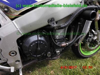 Kawasaki_ZXR_750_L_ZX750L_gruen_nackt_Regenreifen_Rennstrecke_race_track-_Teile_Ersatzteile_parts_spares_spare-parts_ricambi_repuestos_wie_ZXR750M_ZX750M-17.jpg