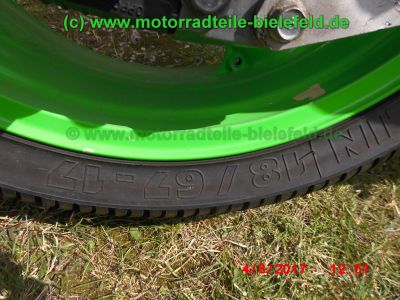 Kawasaki_ZXR_750_L_ZX750L_gruen_nackt_Regenreifen_Rennstrecke_race_track-_Teile_Ersatzteile_parts_spares_spare-parts_ricambi_repuestos_wie_ZXR750M_ZX750M-22.jpg
