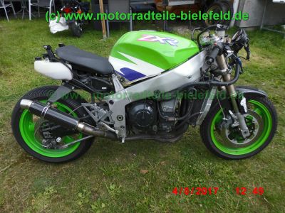 Kawasaki_ZXR_750_L_ZX750L_gruen_nackt_Regenreifen_Rennstrecke_race_track-_Teile_Ersatzteile_parts_spares_spare-parts_ricambi_repuestos_wie_ZXR750M_ZX750M-6.jpg