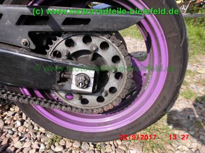 Yamaha_FZR1000_3GM_EXUP_schwarz-lila_144PS_2Hd_HU_06-2019_USD-Gabel_gepflegt_unverbastelt_–_wie_3LE_3LF_3LK-43.jpg