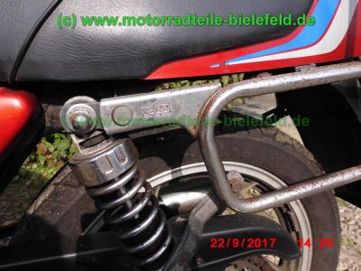 Yamaha_XJ550_4V8_rot_Oldtimer_original_Schuh_Gepaecktraeger_Koffertraeger_Halbschalen-Verkleidung_Windschild_Sturzbuegel_Teile_Ersatzteile_parts_spares_spare-parts_ricambi_repuestos-11.jpg