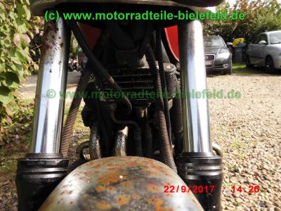 Yamaha_XJ550_4V8_rot_Oldtimer_original_Schuh_Gepaecktraeger_Koffertraeger_Halbschalen-Verkleidung_Windschild_Sturzbuegel_Teile_Ersatzteile_parts_spares_spare-parts_ricambi_repuestos-27.jpg