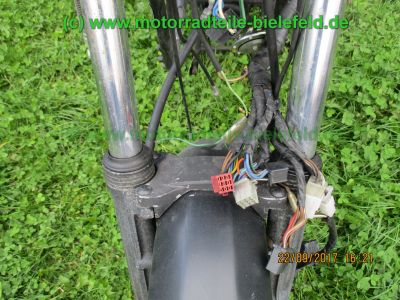 Honda_CBX550F_PC04_rolling_Chassis_3x_gekapselte_belueftete_Scheibenbremse_Tank_OK_für_Teile_Ersatzteile_parts_spares_spare-parts_ricambi_repuestos-15.jpg