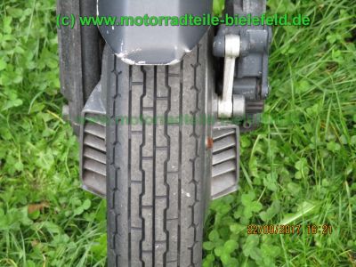 Honda_CBX550F_PC04_rolling_Chassis_3x_gekapselte_belueftete_Scheibenbremse_Tank_OK_für_Teile_Ersatzteile_parts_spares_spare-parts_ricambi_repuestos-18.jpg