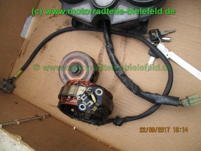 Honda_CBX550F_PC04_rolling_Chassis_3x_gekapselte_belueftete_Scheibenbremse_Tank_OK_für_Teile_Ersatzteile_parts_spares_spare-parts_ricambi_repuestos-4.jpg