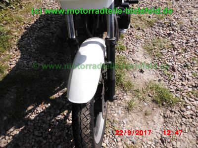 Kawasaki_GPZ305_weiss-blau_EX305B_Halbschale_Belt-Drive_Riemen-Antrieb_original_Auspuff_2-2_KHI_K_070_–_wie_ER_EX_Z_250_305_A_B_GP-29.jpg