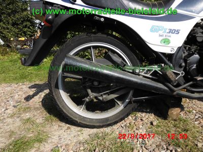 Kawasaki_GPZ305_weiss-blau_EX305B_Halbschale_Belt-Drive_Riemen-Antrieb_original_Auspuff_2-2_KHI_K_070_–_wie_ER_EX_Z_250_305_A_B_GP-53.jpg