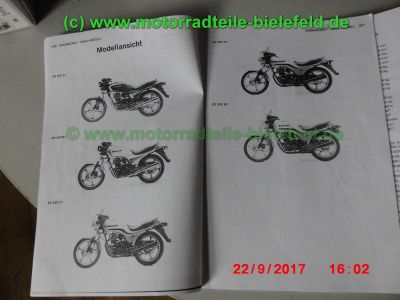 Kawasaki_GPZ305_weiss-blau_EX305B_Halbschale_Belt-Drive_Riemen-Antrieb_original_Auspuff_2-2_KHI_K_070_–_wie_ER_EX_Z_250_305_A_B_GP-71.jpg