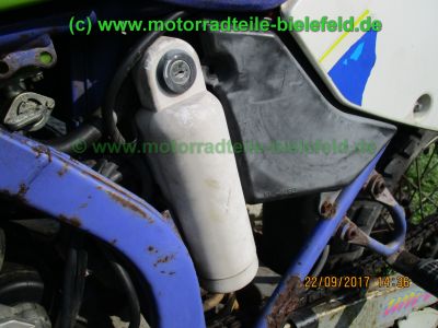 Kawasaki_KLX650C_Hard-Enduro_gruen_1Hd_33kW_EZ93_ausser_Betrieb_2006_USD-Gabel_grosser_Acerbis-Tank_Motor_-40.jpg