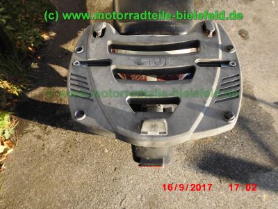Honda_VF750F_RC15_Interceptor_V4_Youngtimer-Sportler_90PS_Super-Bike_Lenker_GIVI_Monorack_3_Gepaecktraeger_–_Technik_wie_VF_400_500_700_750_1000_1100_F_S_C-25.jpg