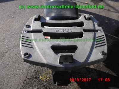 Honda_VF750F_RC15_Interceptor_V4_Youngtimer-Sportler_90PS_Super-Bike_Lenker_GIVI_Monorack_3_Gepaecktraeger_–_Technik_wie_VF_400_500_700_750_1000_1100_F_S_C-57.jpg