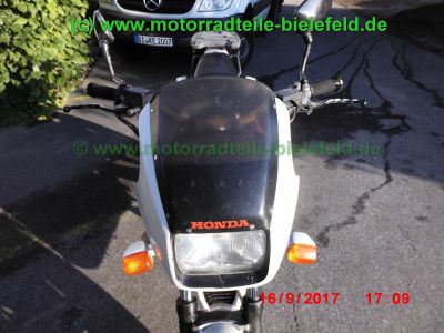 Honda_VF750F_RC15_Interceptor_V4_Youngtimer-Sportler_90PS_Super-Bike_Lenker_GIVI_Monorack_3_Gepaecktraeger_–_Technik_wie_VF_400_500_700_750_1000_1100_F_S_C-66.jpg