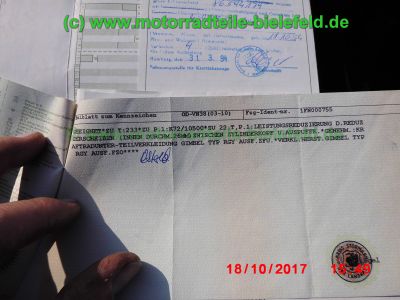 Yamaha_FZ750_Genesis_1FN_Laser_4-1_Auspuff_Gimbel_Fussrasten_Stufensitzbank_-_Ersatzteile_parts_2KK_3KT_FZR_FZ_FZX_400_600_700_750_1000_34.jpg
