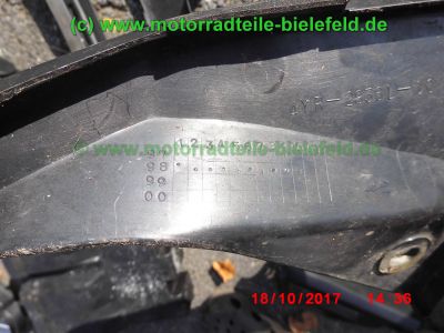 Yamaha_FZS600_Fazer_RJ02_rot_zerlegt_-_Ersatzteile_Teile_parts_spares_spare-parts_ricambi_repuestos_wie_FZ1_FZ6_FZR600R_YZF600R-147.jpg