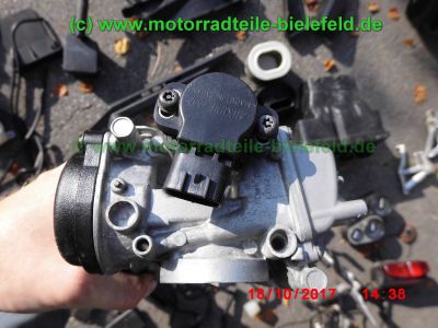 Yamaha_FZS600_Fazer_RJ02_rot_zerlegt_-_Ersatzteile_Teile_parts_spares_spare-parts_ricambi_repuestos_wie_FZ1_FZ6_FZR600R_YZF600R-167.jpg