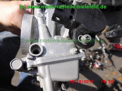 Yamaha_FZS600_Fazer_RJ02_rot_zerlegt_-_Ersatzteile_Teile_parts_spares_spare-parts_ricambi_repuestos_wie_FZ1_FZ6_FZR600R_YZF600R-168.jpg